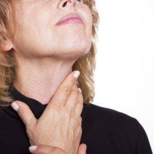 при долгой боли в горле необходимо обратиться к врачу