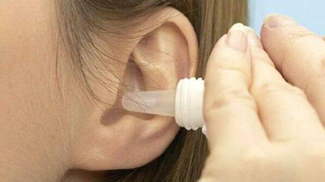 Закапывание борной кислоты в ухо